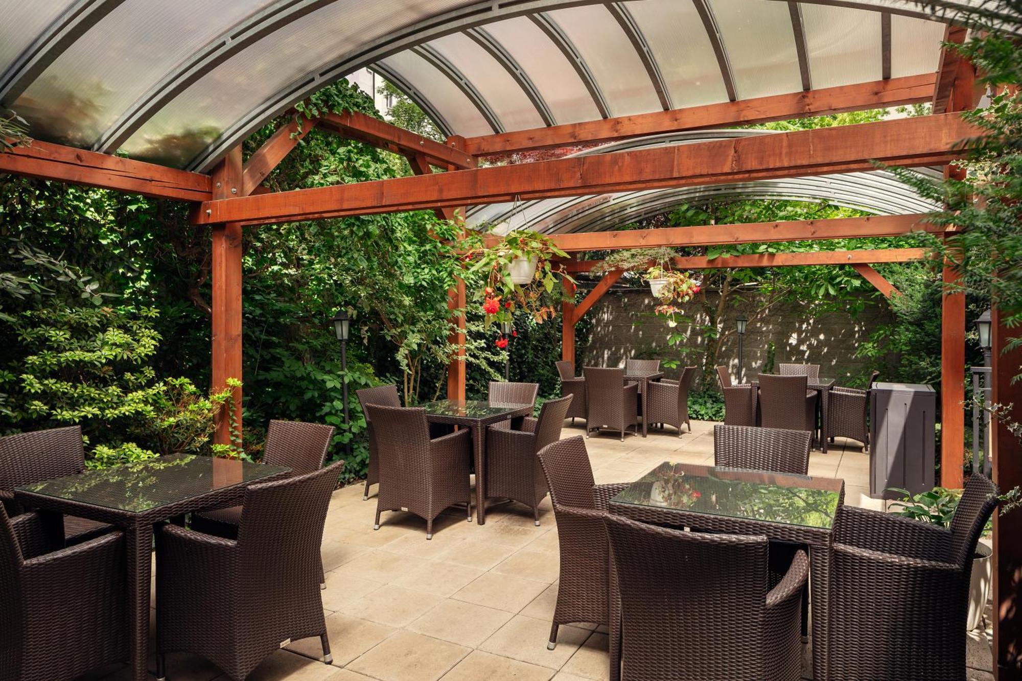 Alqush Downtown Hotel 4*
